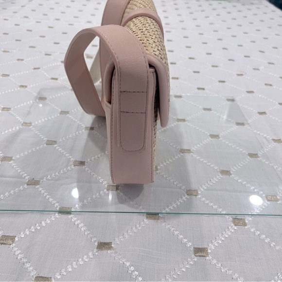 Madison West (C-19) - Picture 4 of 5